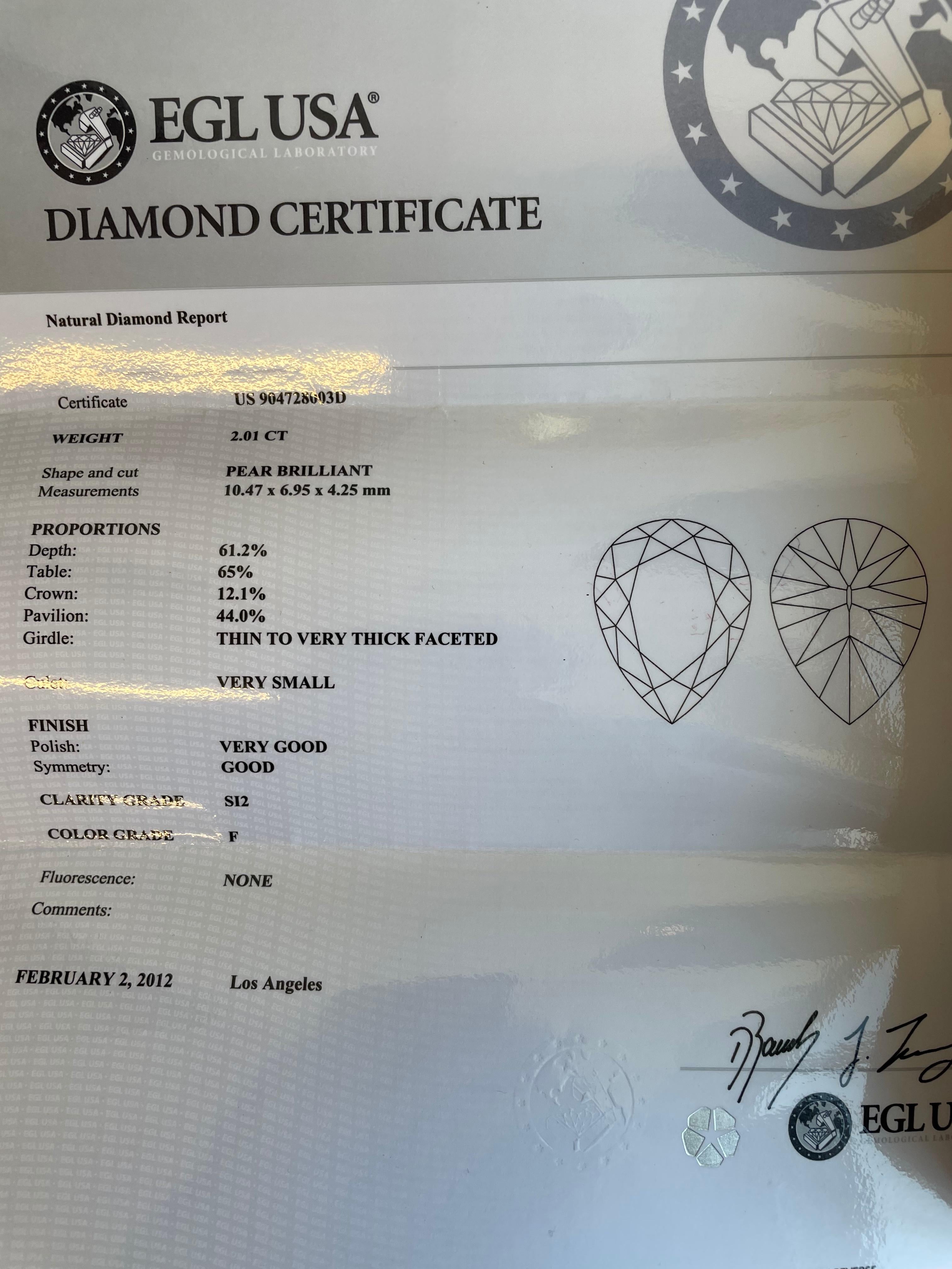 Bague de fiançailles à trois pierres avec diamant en forme de poire de 2,01 carats F SI2 certifié EGL Pour femmes en vente