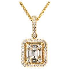 Pendentif d'illusion en or jaune 18 carats avec diamants et émeraudes, halo de diamants et chaîne
