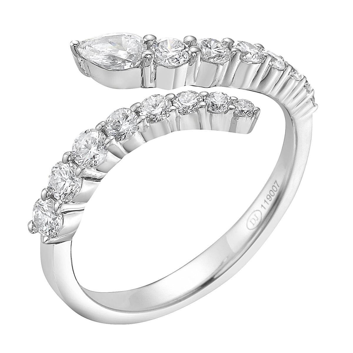 Dieser elegante Ring aus 14-karätigem Weißgold zeichnet sich durch ein stilvolles Wrap-around-Design aus, das sich sanft um den Finger wölbt. Die glatte und polierte Oberfläche verleiht ihm einen modernen Touch und macht ihn zu einer schönen Wahl