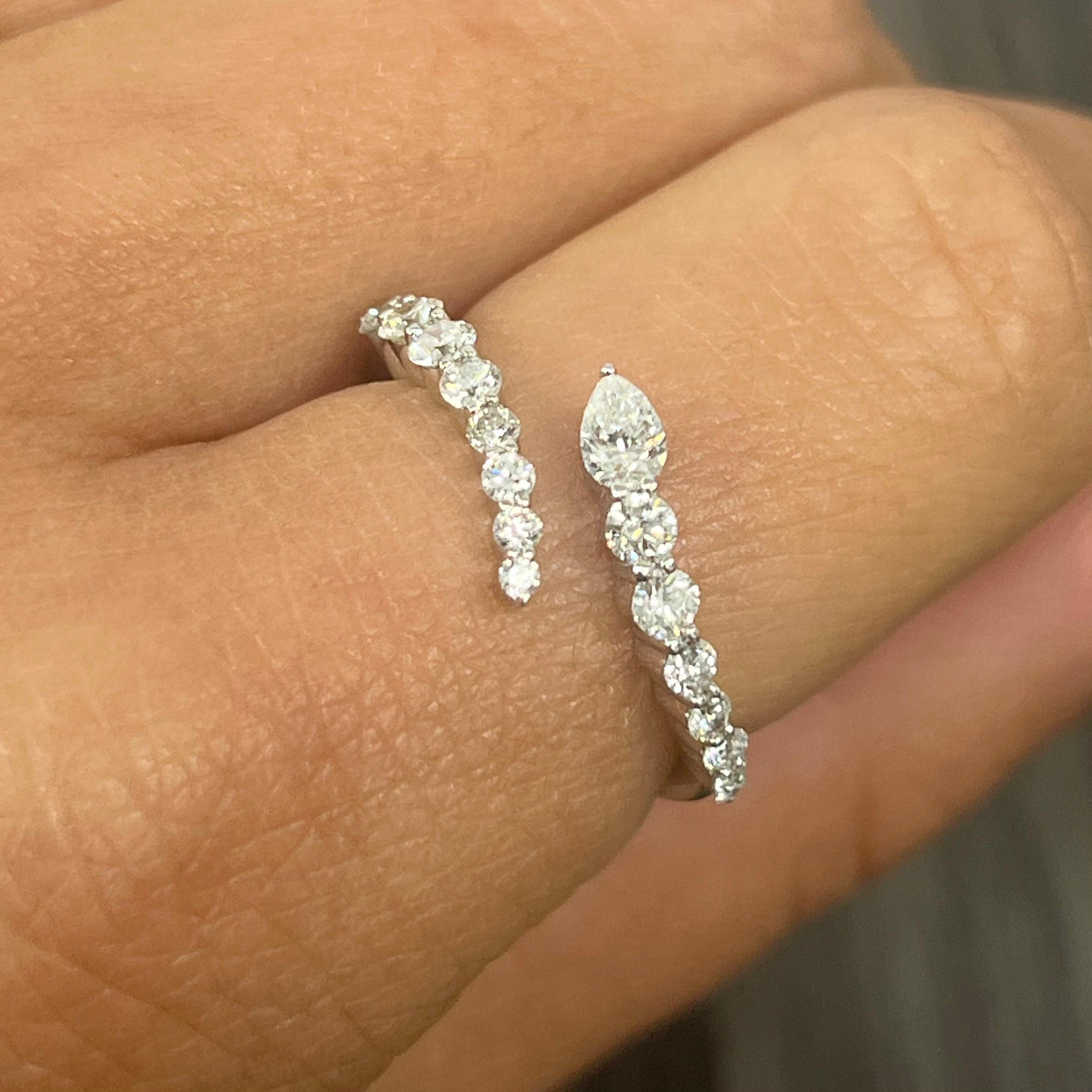 14K Weißgold Bypass Ring (Moderne) im Angebot