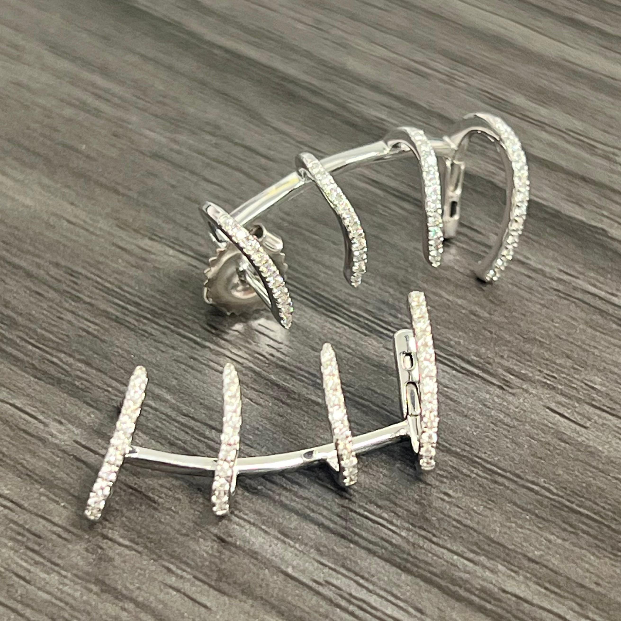 14K Weißgold Vier Creolen in einem Ohrring (Brillantschliff) im Angebot