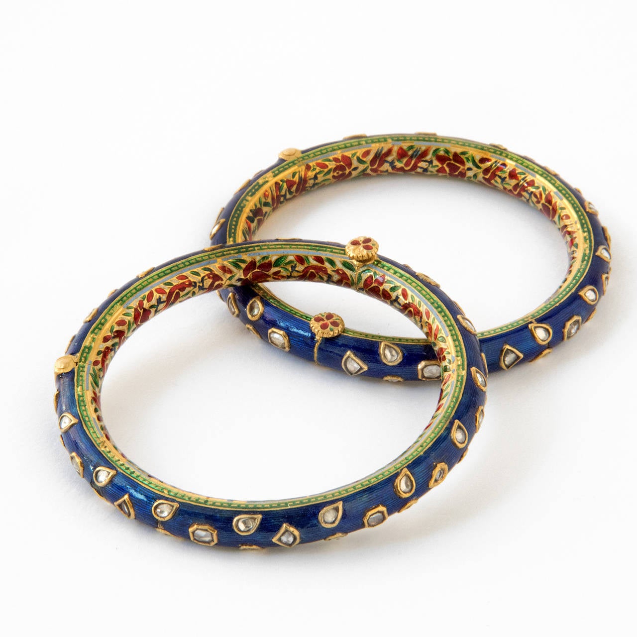 Indian Churin Enamel Sapphire Gold Bangle Bracelets Early 20th Century In Excellent Condition In s-Hertogenbosch, NL