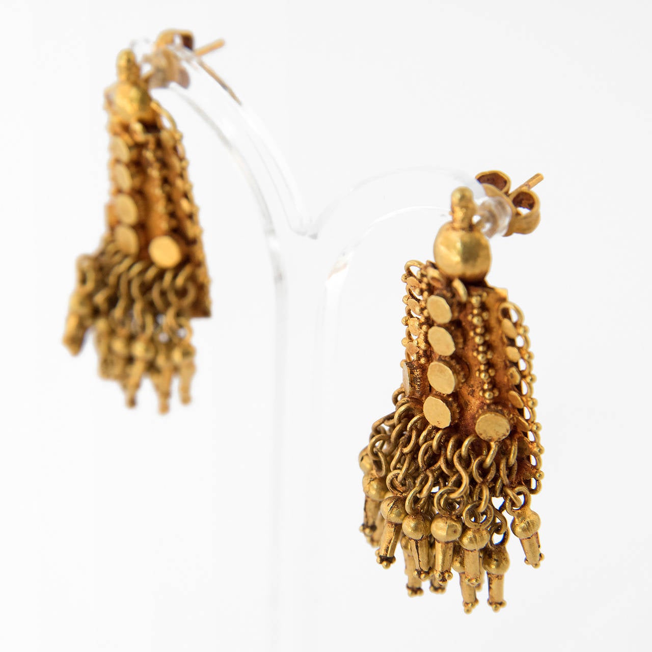 Early 20th Century Indian Kombanjali Gold Ear Pendants Dangle Earrings In Excellent Condition For Sale In s-Hertogenbosch, NL