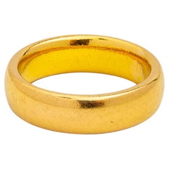 22 Karat Yellow Gold Court/Comfort Shaped Wedder