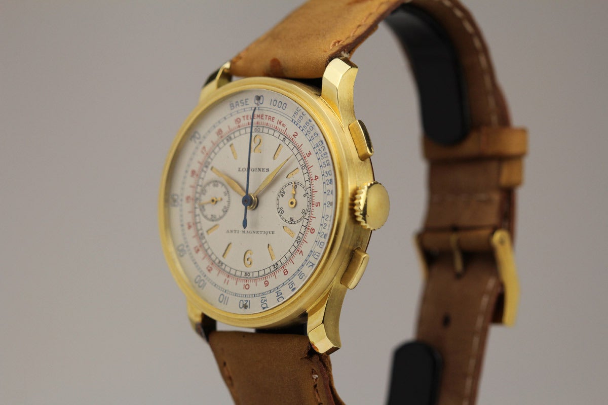 Longines Yellow Gold Chronograph Wristwatch circa 1940s In Excellent Condition In Miami Beach, FL