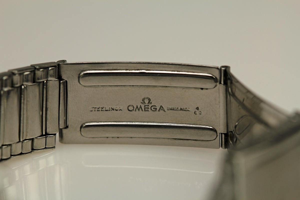 Men's Omega Stainless Steel Military Wristwatch Ref 2777-2 circa 1950s