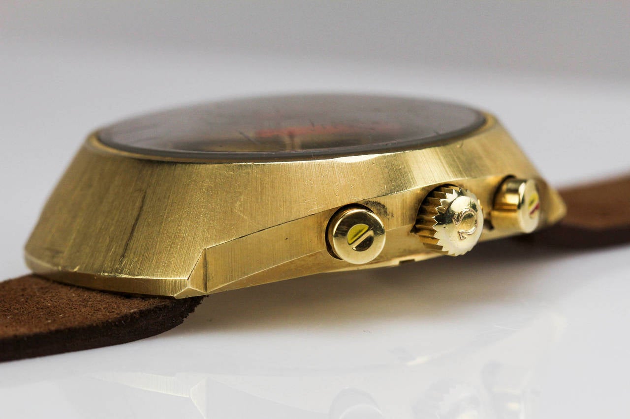 Collectible Omega Yellow Gold Flightmaster Wristwatch c. 1970's In Excellent Condition In Miami Beach, FL
