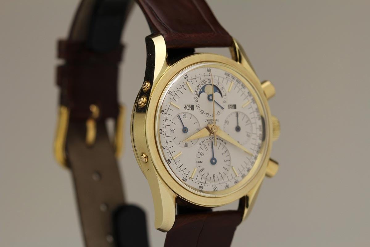 This is an exceptional example of a Universal Geneve tri-compax from the 1960s in 14k yellow gold.     The case is in mint condition and the original dial is close to mint.    It is very difficult to find these watches in such mint overall
