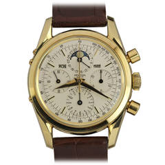 Retro Universal Geneve Yellow Gold Tri-Compax Chronograph Wristwatch