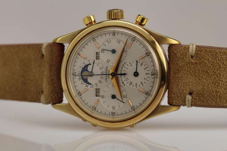 Universal Yellow Gold Tri-Compax Triple-Calendar Chronograph Wristwatch 3