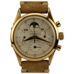 Universal Yellow Gold Tri-Compax Triple-Calendar Chronograph Wristwatch