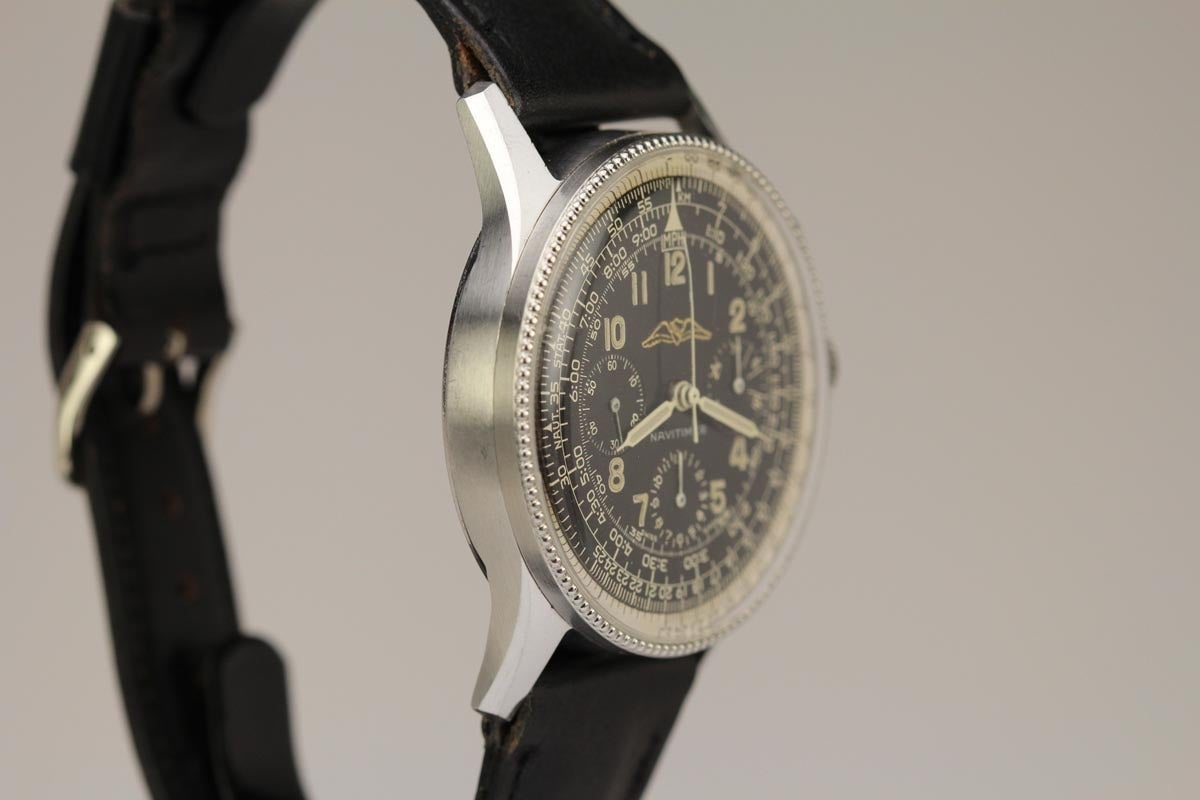 This is a Breitling Navitimer, Ref. 806, with a beaded bezel. The dial bears the logo AOPA (Aircraft Owners & Pilots Association) which is a rare and desirable detail of this watch. This watch is powered by a Venus 178 manual wind movement. The case