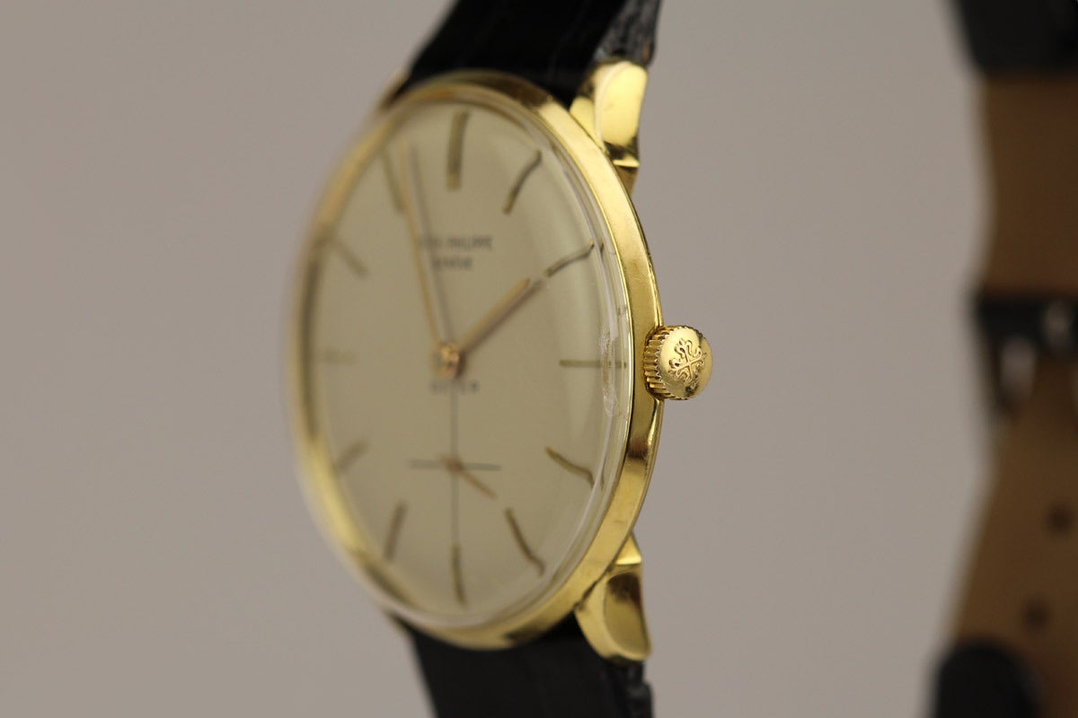 This particular example of the  Patek Philippe Calatrava reference 2573 has a double signature of  Beyer on the silvered dial with sub-seconds register. This is run by a manual wind movement.