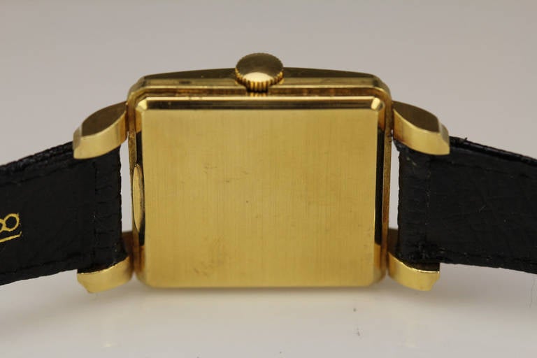 De los hombres Reloj de pulsera cuadrado Gübelin de oro amarillo con esfera de cloisonné circa años 50