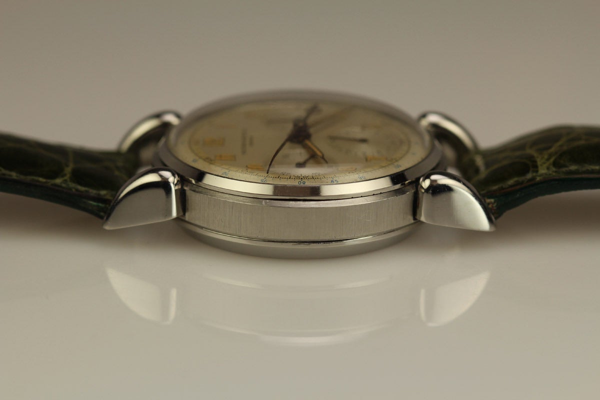 Record Stainless Steel Split-Second Chronograph Wristwatch circa 1940s In Excellent Condition In Miami Beach, FL