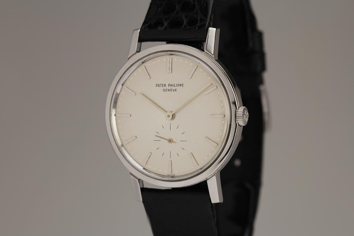 This is a rare Patek Philippe reference 3466 in stainless steel from the 1960s in mint condition. The case is water resistant and the movement is automatic with a 37 jewels and 18k gold rotor. This watch comes with the original Patek Philippe strap