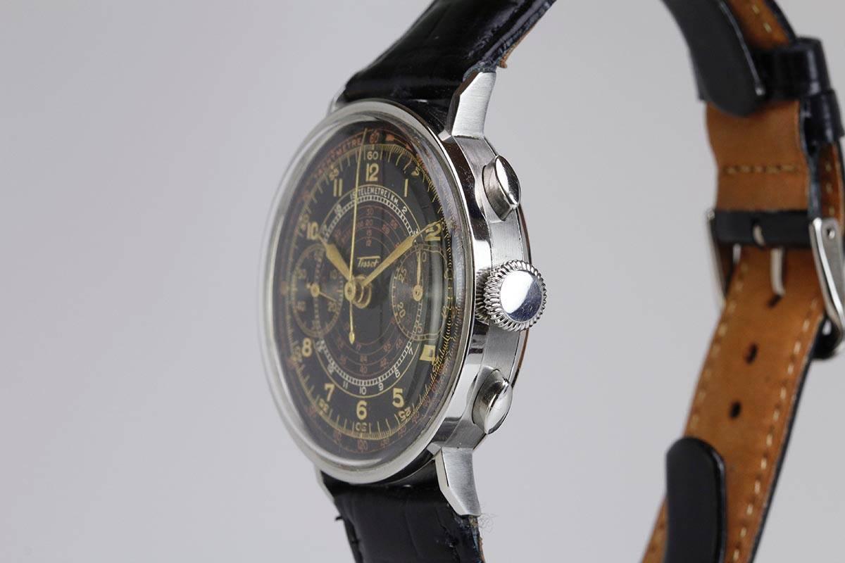 This is an exceptional example of a Tissot chronograph in stainless steel from the 1950s. The case and the rare black original dial are in mint condition. It is very difficult to find such a high quality 1950s chronograph in such nice condition