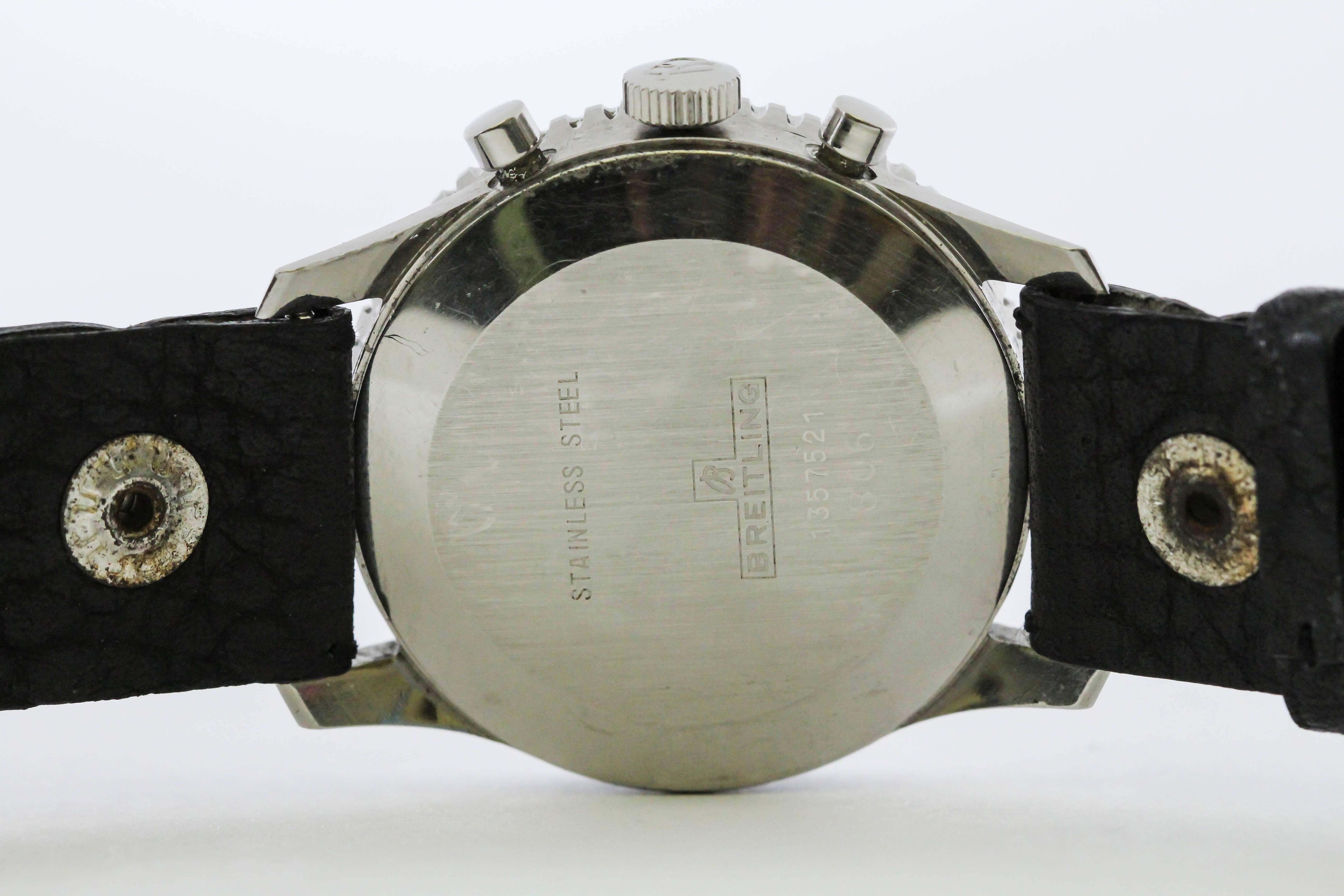 Marke: Breitling
Modell: Navitimer
Ref: 806
Jahr: 1971
MATERIAL: Rostfreier Stahl
Zifferblattfarbe: Original Schwarz mit Silberregistern
Abmessungen: 41mm 
Uhrwerk: Handaufzug 
Armband: Nicht-Breitling-Lederarmband und Schließe 
Schachtel/Papier: