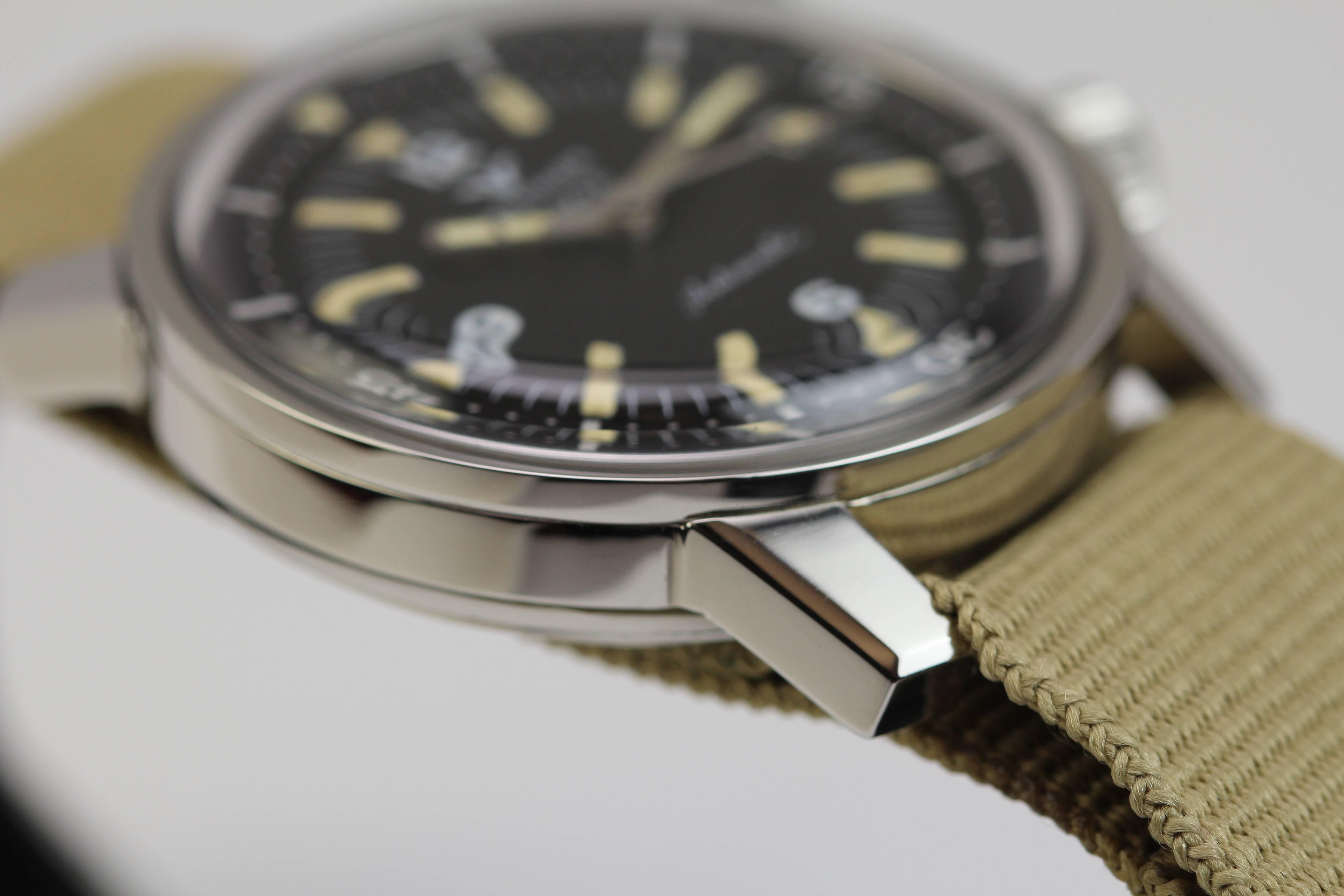 Wittnauer Geneve Stainless Steel Automatic Diver's Wristwatch Ref 8007 1