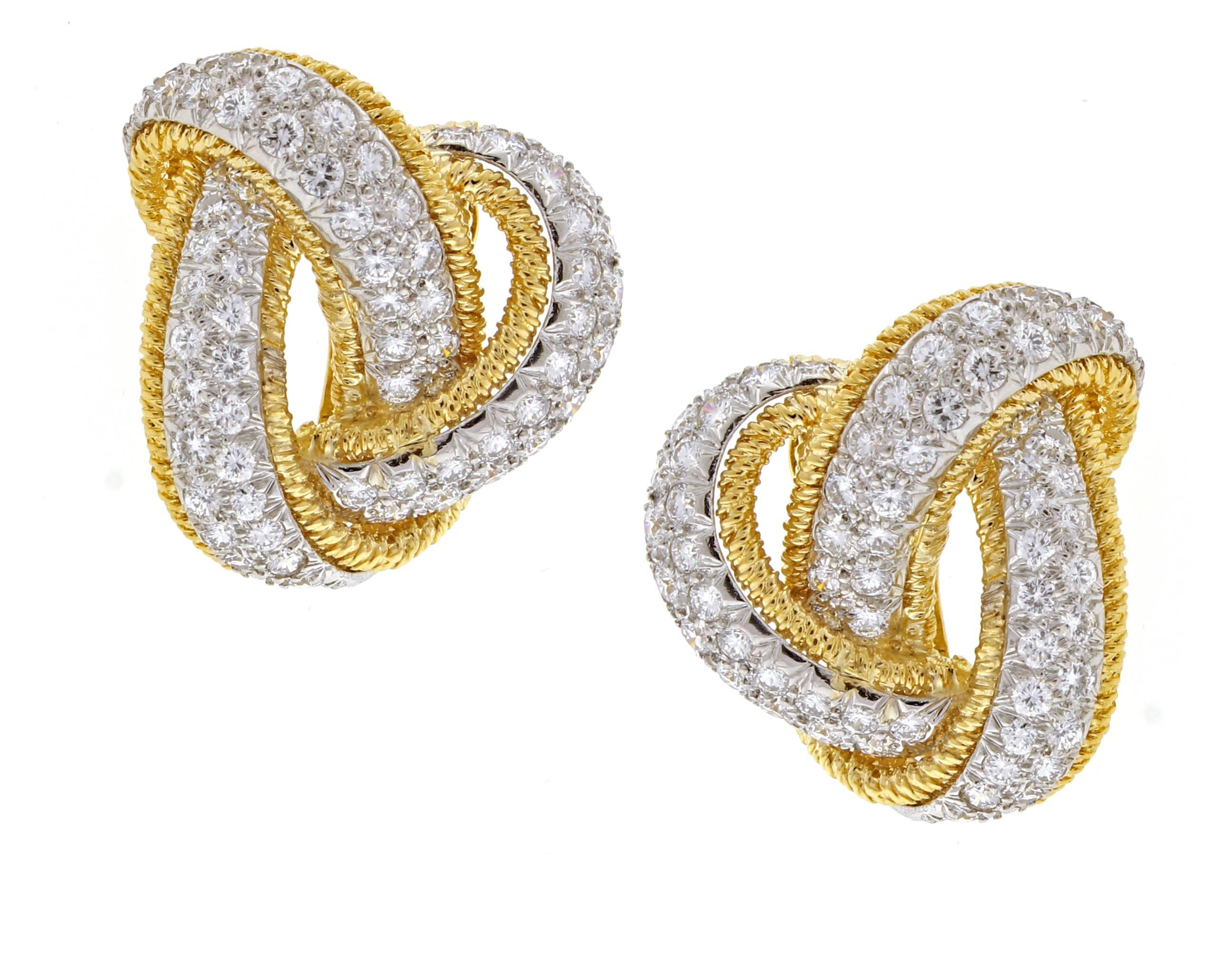 David Webb Diamond and Gold Knot Earrings In Excellent Condition For Sale In Bethesda, MD