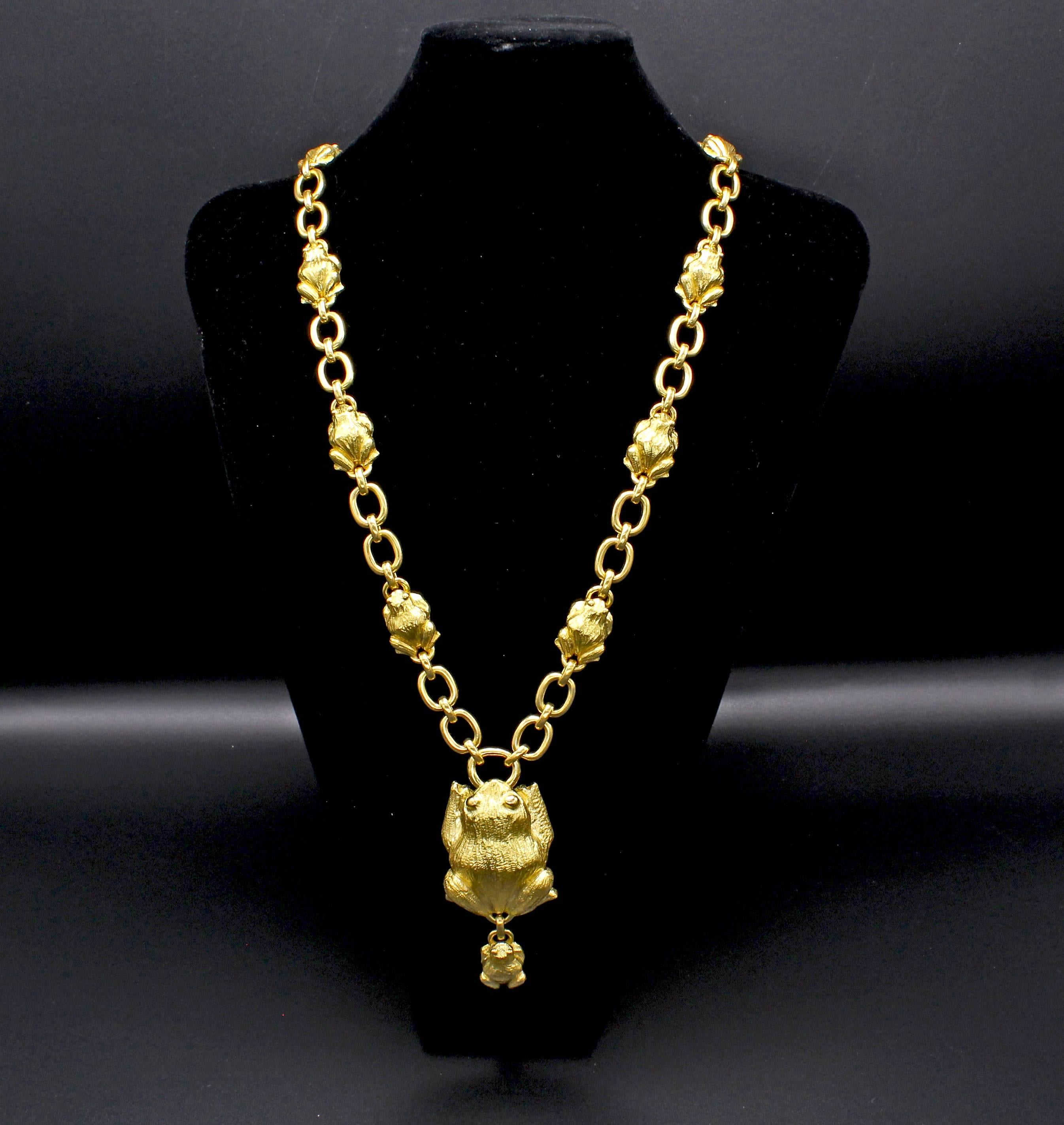 David Webb Gold Frog Necklace In Excellent Condition In Bethesda, MD