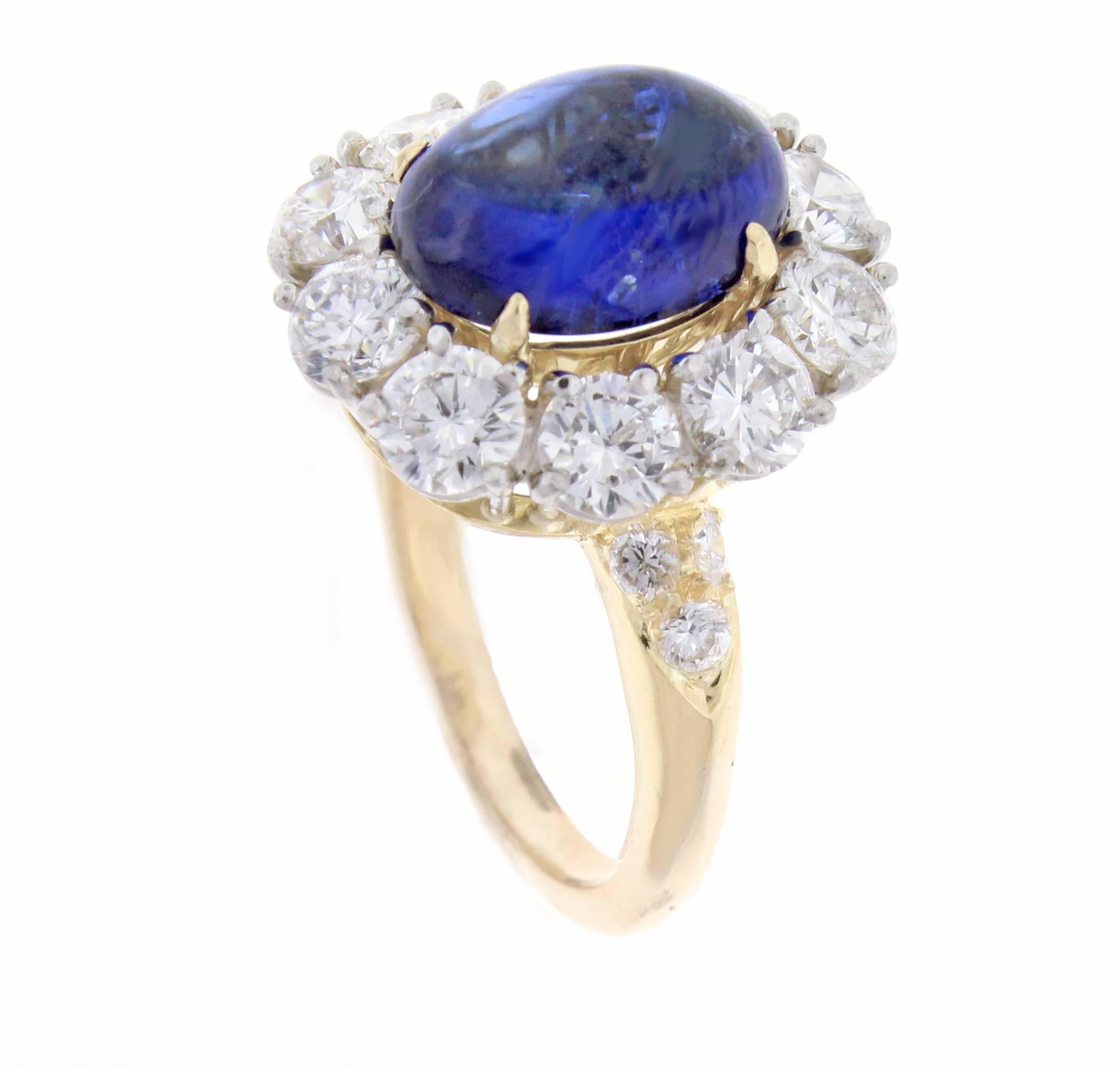 Van Cleef and Arpels Sapphire Diamond gold platinum cluster Ring In Excellent Condition In Bethesda, MD