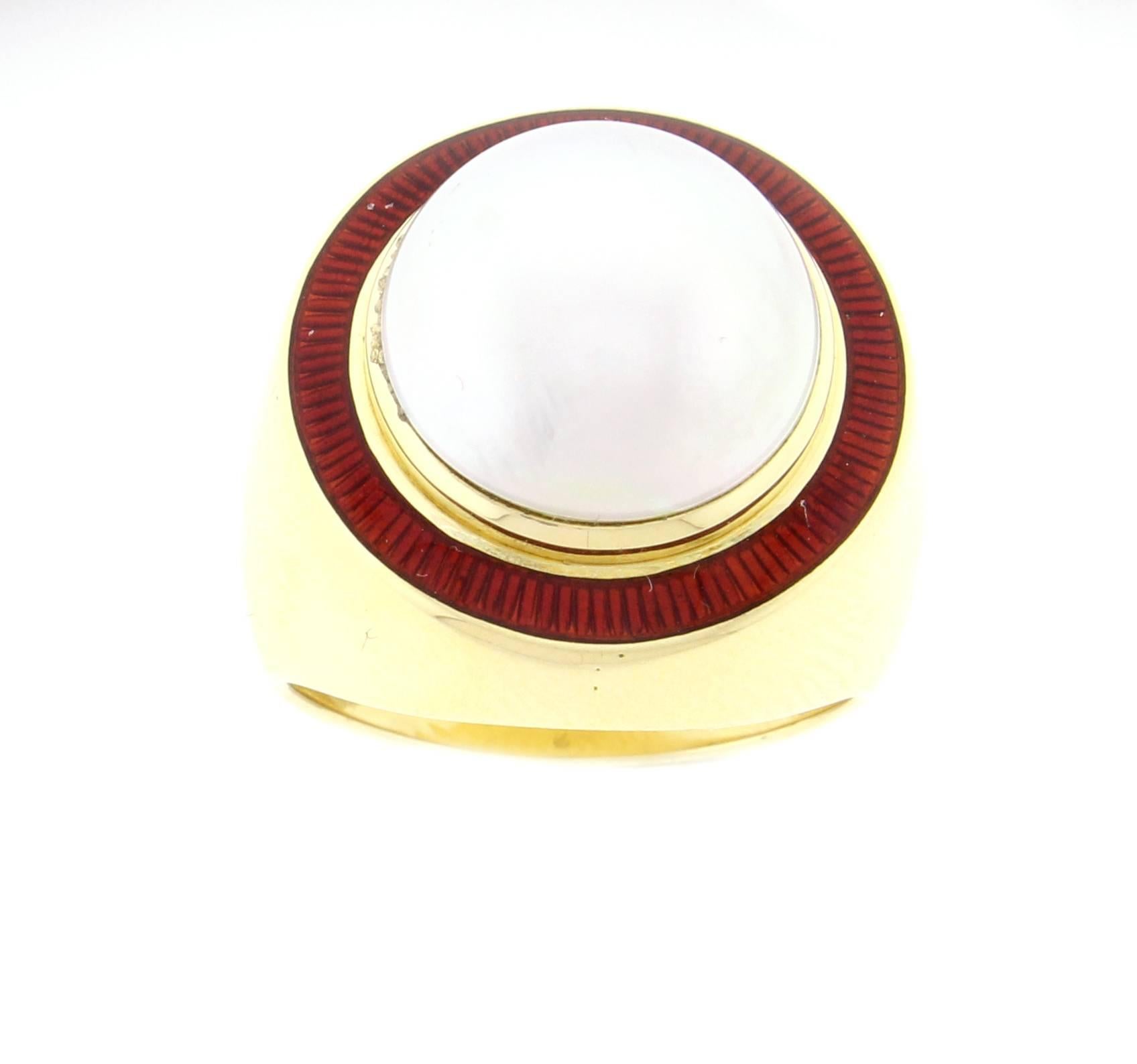  1980s Leo De Vroomen Mabé Pearl Enamel Gold Ring  In Excellent Condition In Bethesda, MD