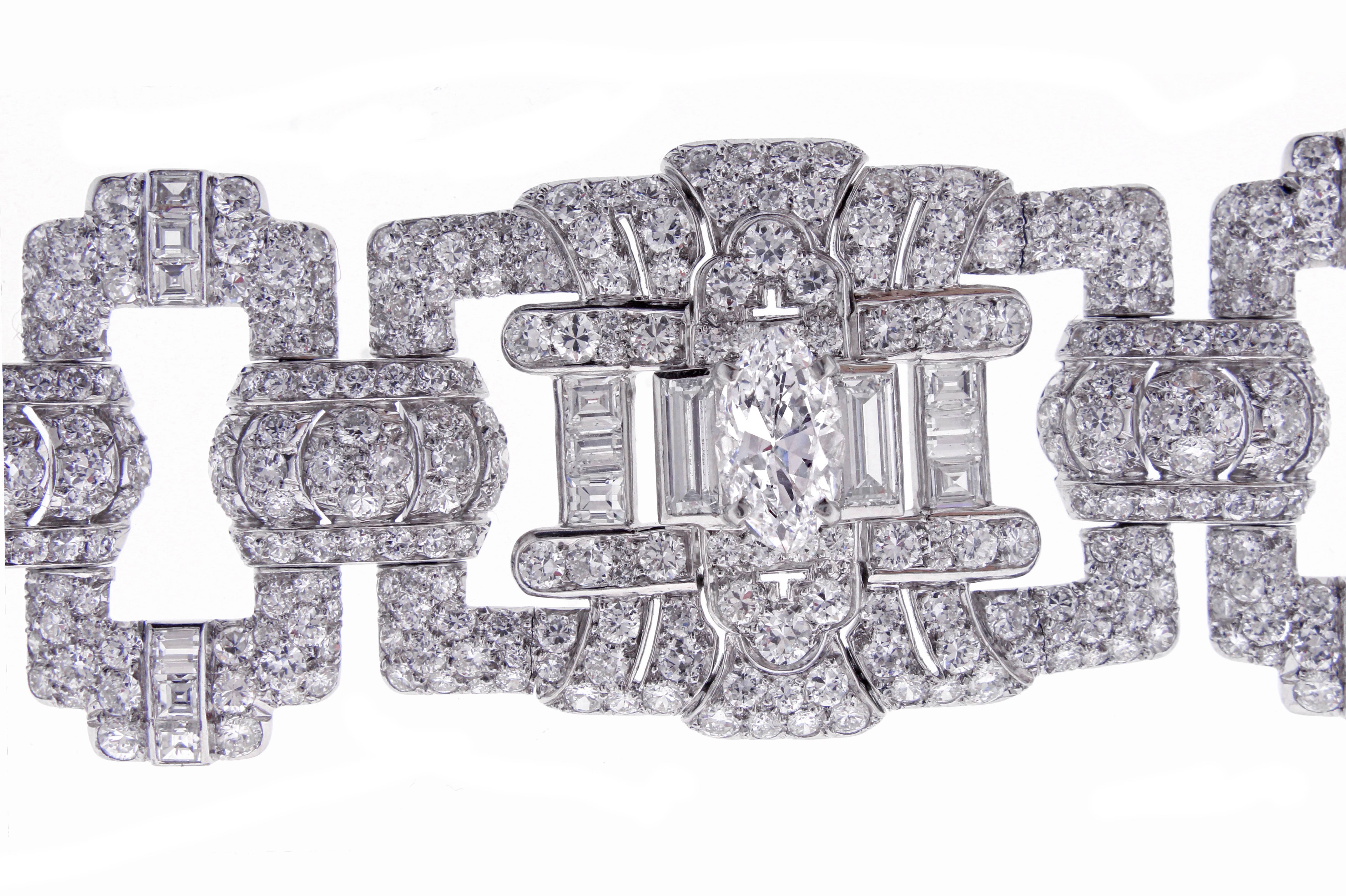Important Art Deco  Cartier Diamond Bracelet r In Excellent Condition In Bethesda, MD