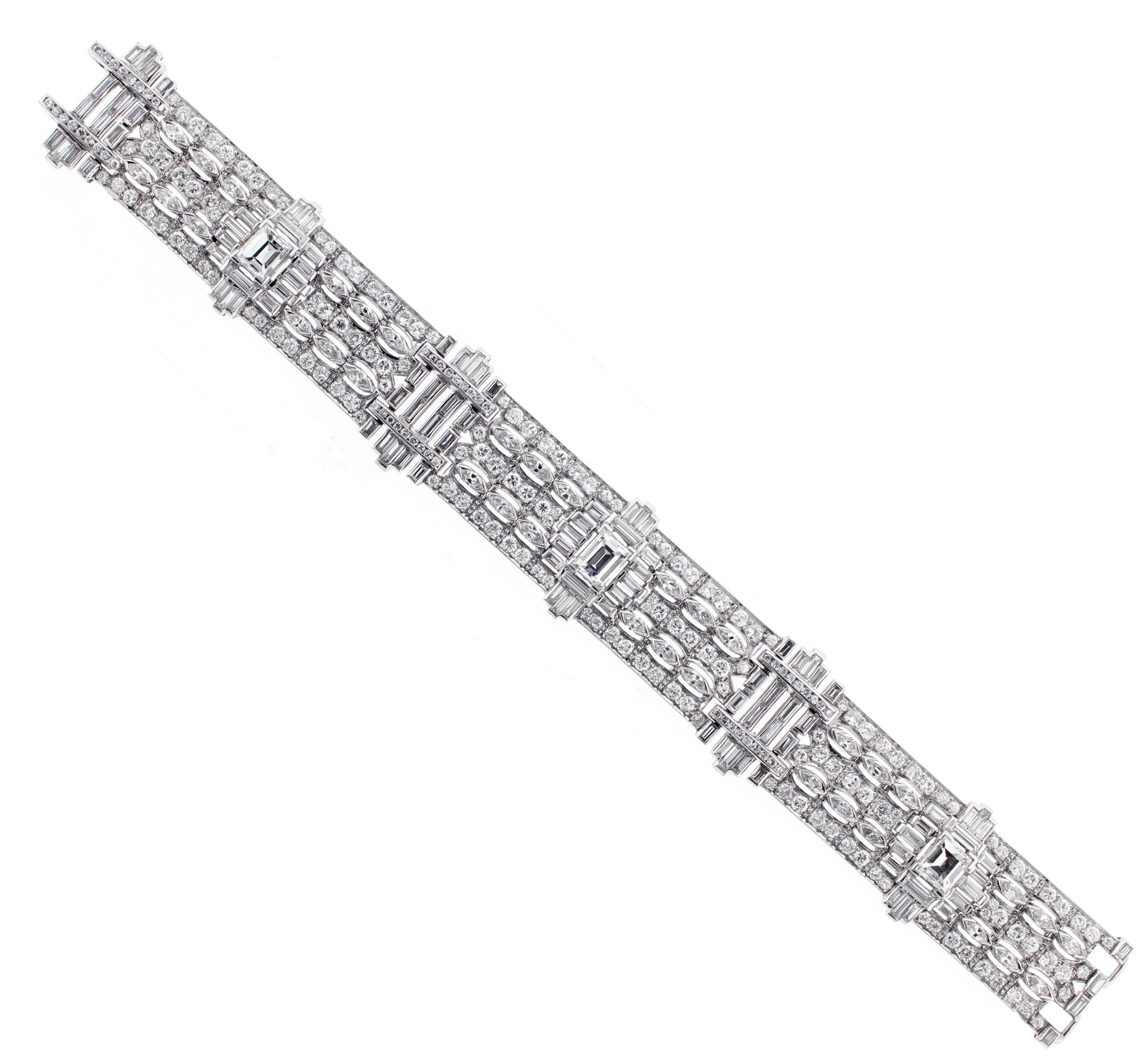 Taille baguette Bracelet Art déco en platine avec diamants en vente