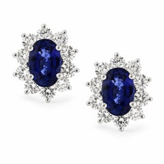 Orecchini con zaffiri ovali e corona di diamanti