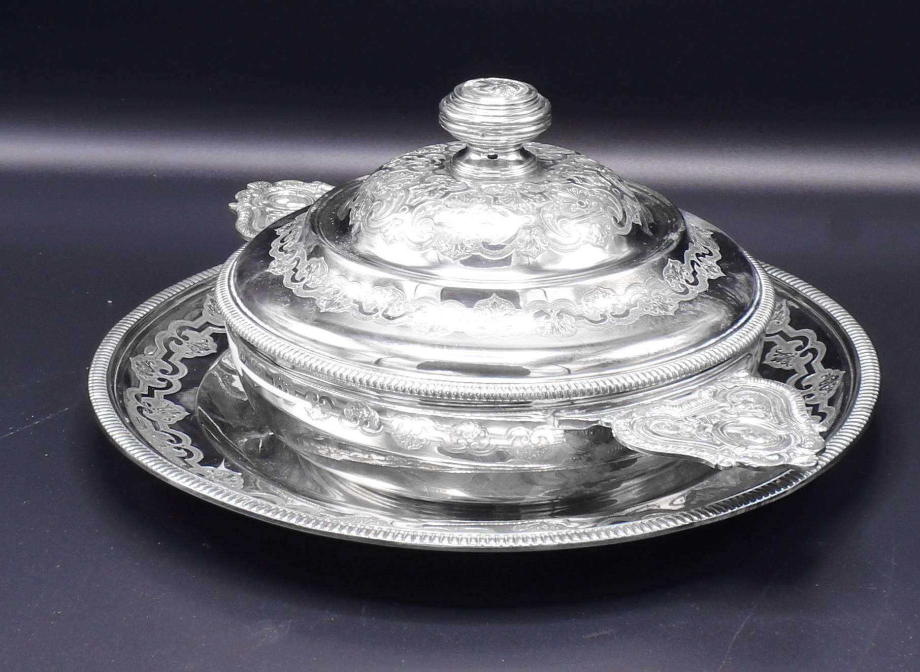 From Parisian master silversmiths  Lapparra 7 inch tureen with cover and matching 10½ under plate. Lapparra is one of would's finest silver smiths know for there intricate  and detailed engraving 51.35 ounces, 950 fine silver