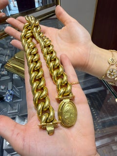 Vintage Italian 18K Gold Curb Link Necklace Heavy Lady Intaglio Clasp 750