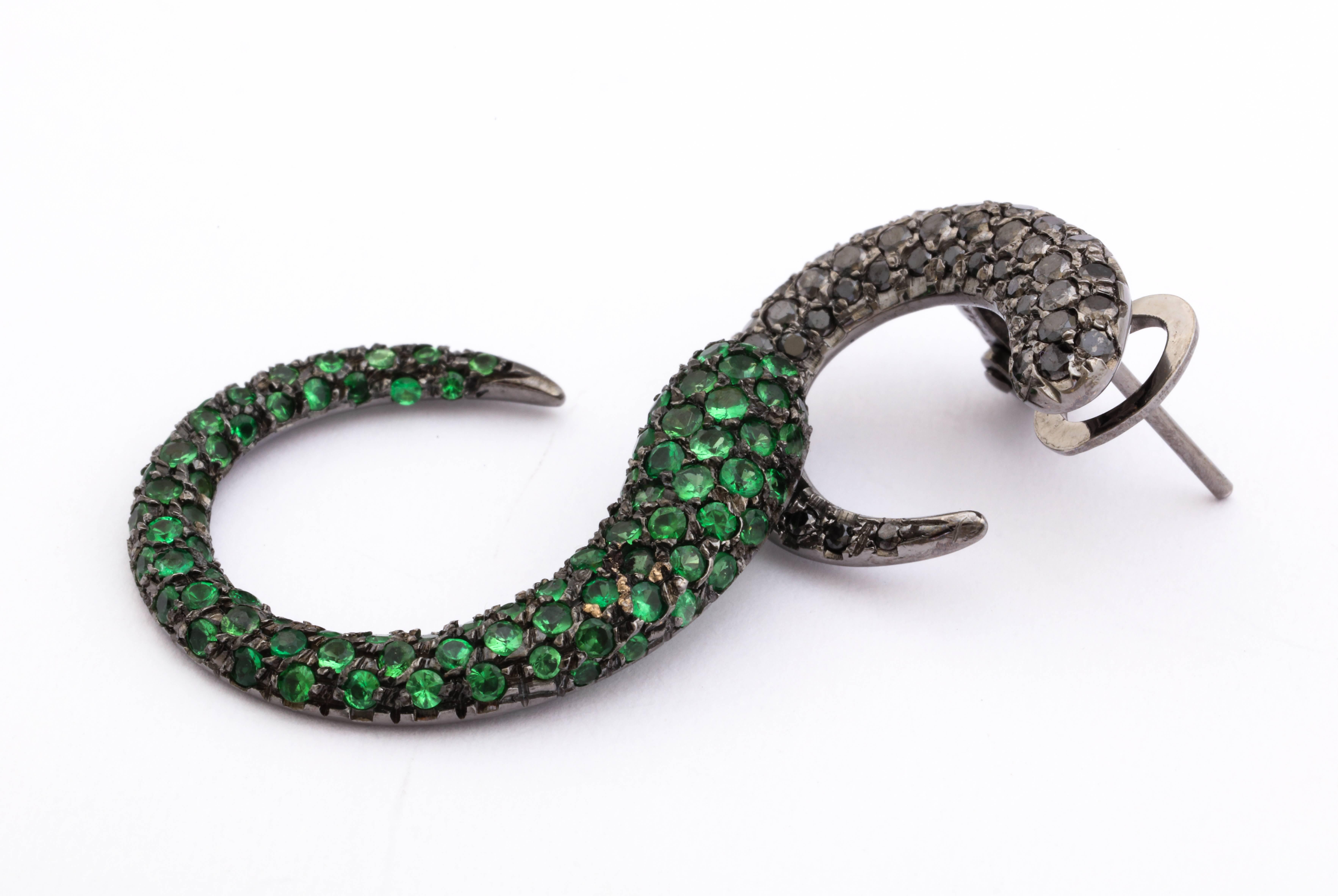 Faraone Mennella Tsavorite Diamond Rhodium Gold Goccioline Earrings In New Condition For Sale In New York, NY