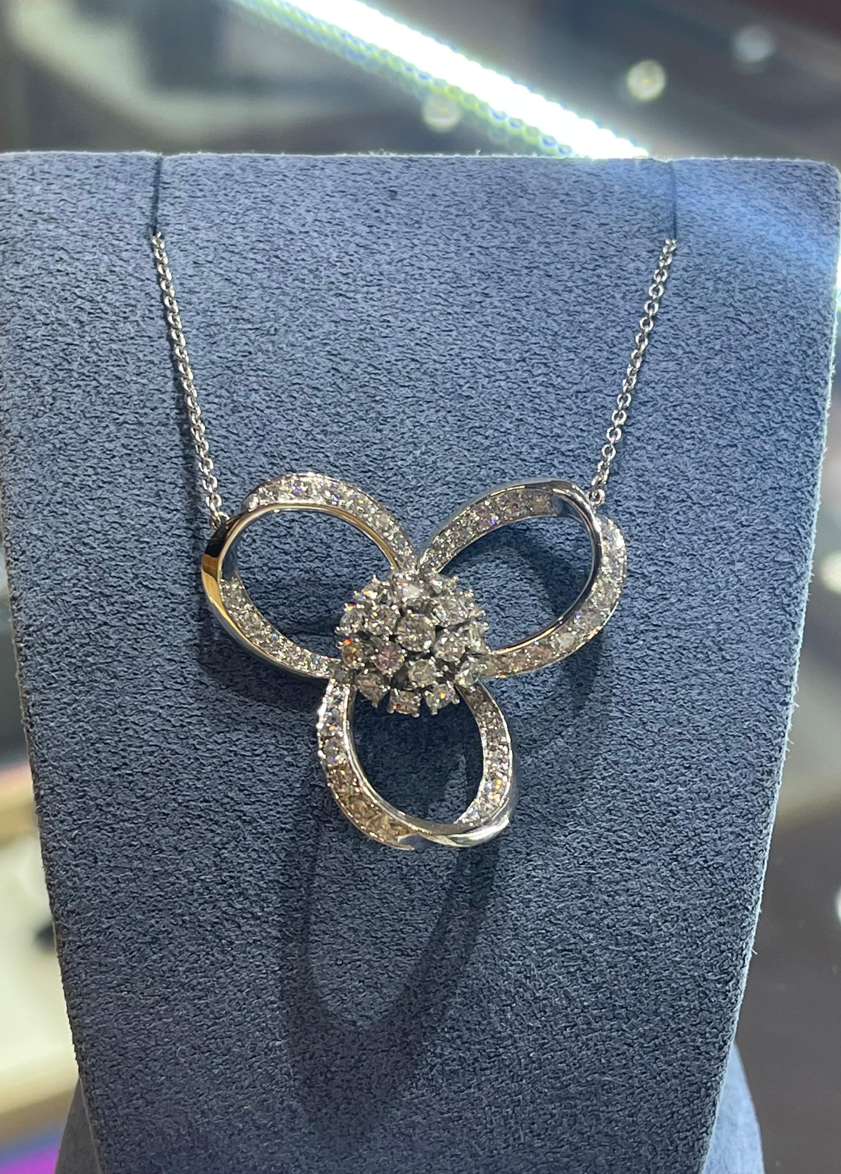 Retro 2.50 Carats of Diamond Triple Loop Platinum Pendant Necklace In Excellent Condition In Miami, FL