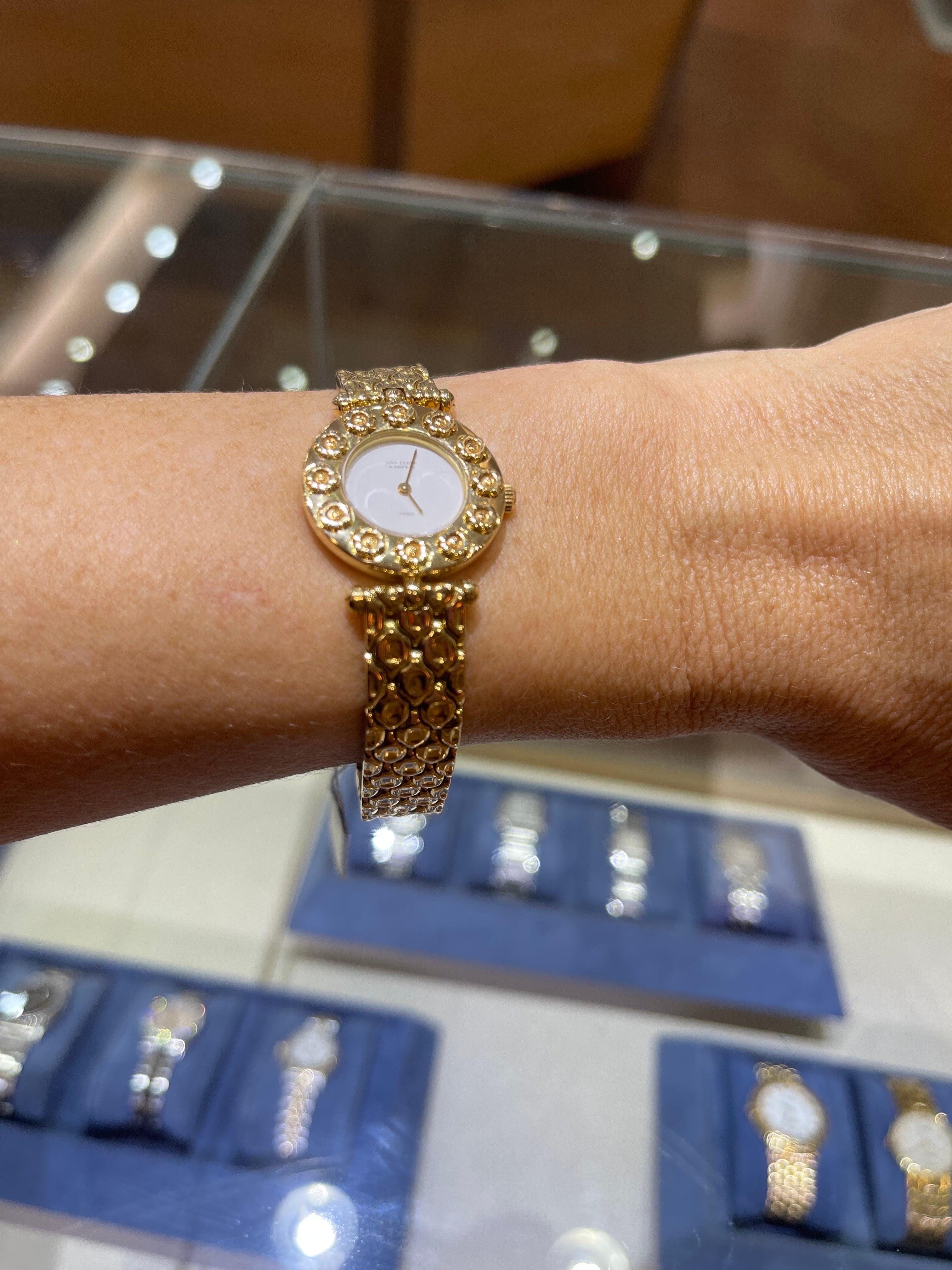 Van Cleef & Arpels Yellow Gold White Diamond Collection Estate Watch In Excellent Condition In Miami, FL