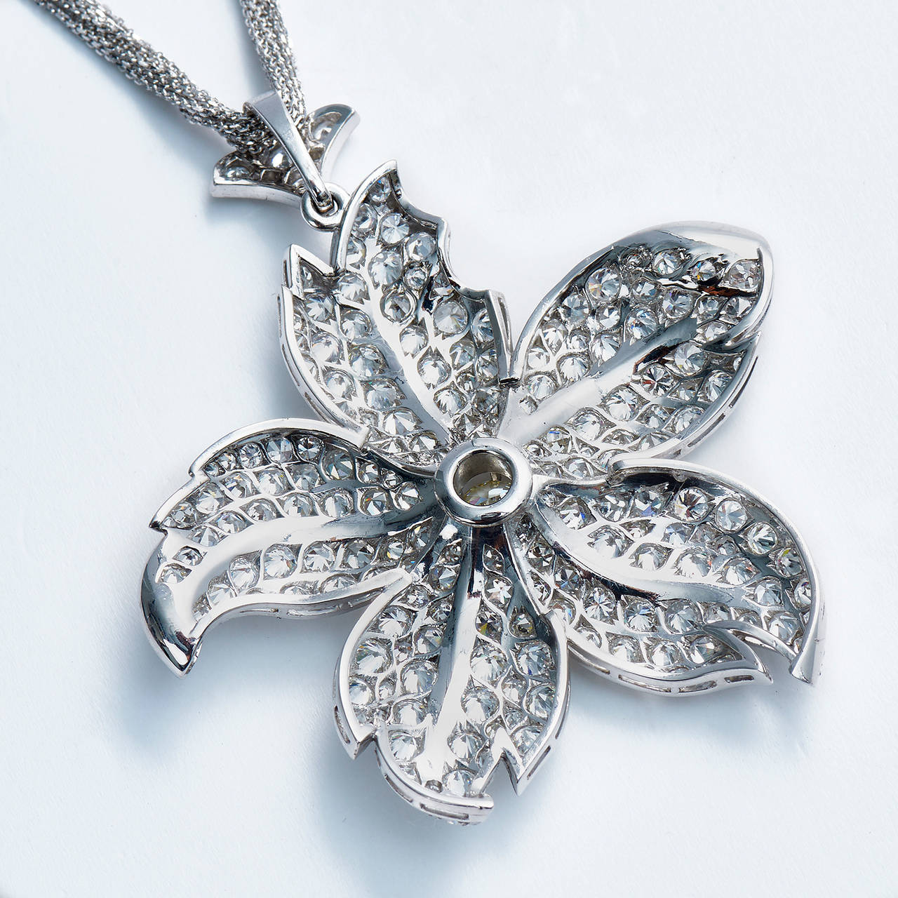 Art Deco 12.85 Carat Diamond and Platinum Flower Pendant