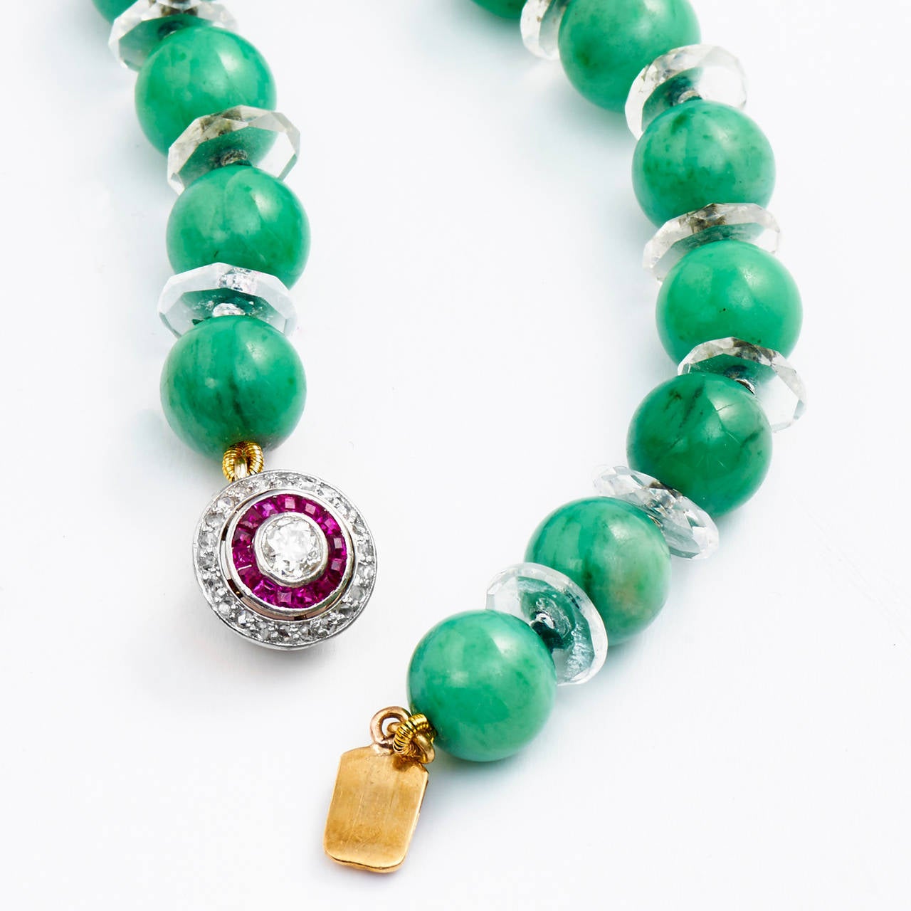 GIA-zertifizierte 5,64 Karat, 37 natürliche durchscheinende Jadeit-Perlenkette Art Deco (Art déco) im Angebot