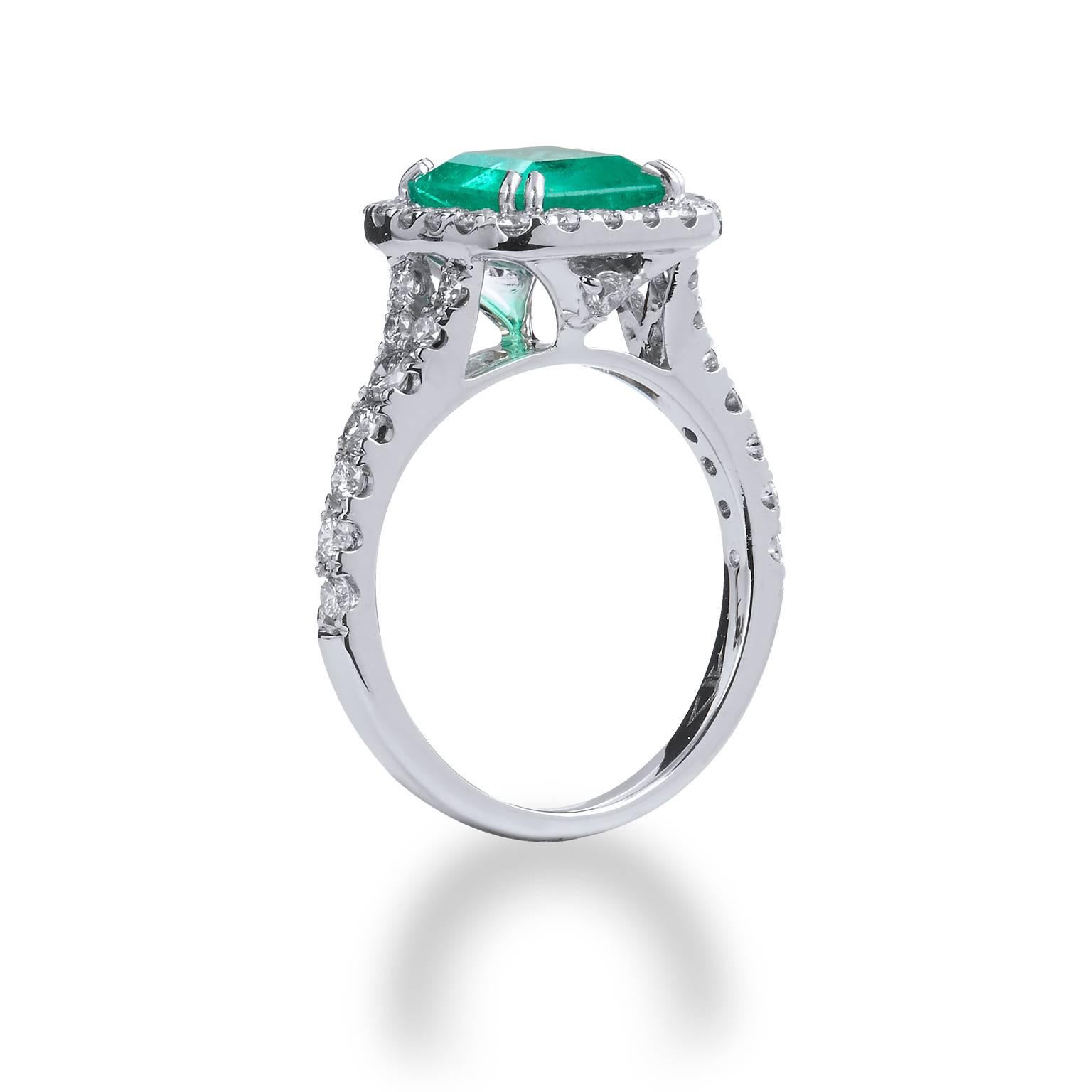 Women's 1.92 Carat Colombian Emerald Diamond Gold Cocktail Ring 