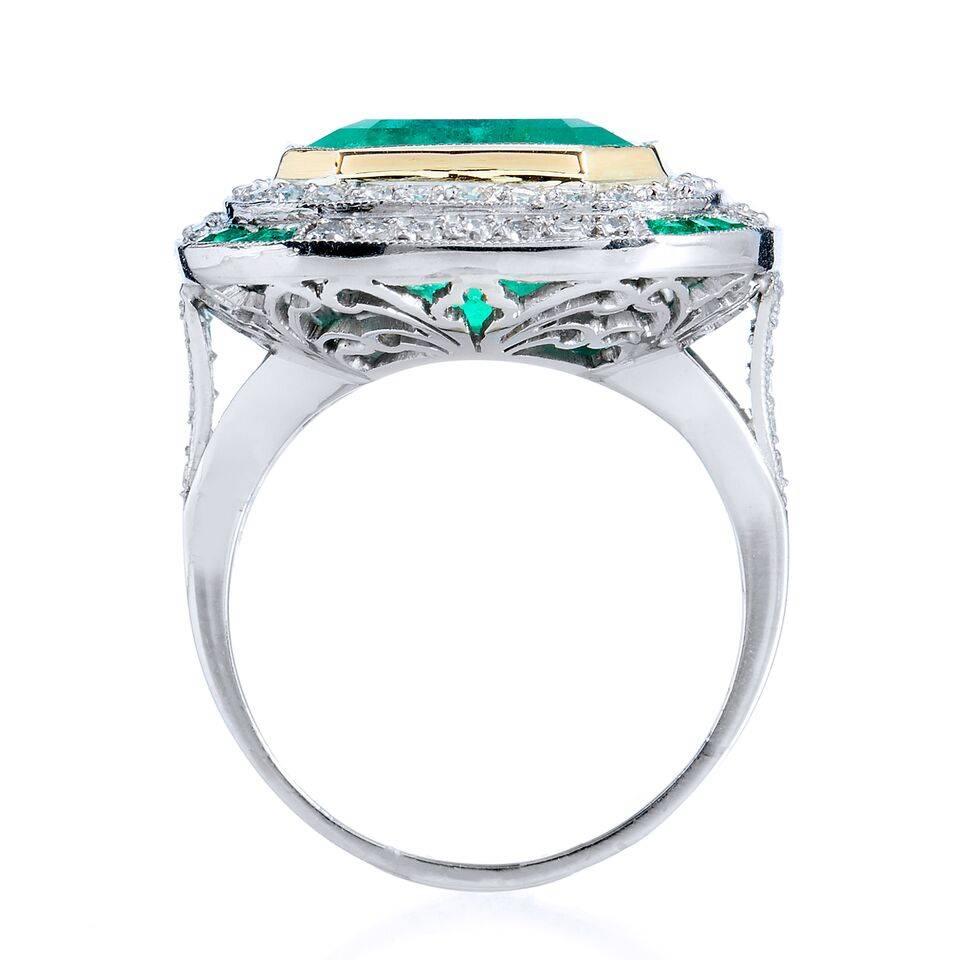 Antique Cushion Cut Art Deco Inspired 7.44 Carat Colombian Emerald 18 kt White Gold Platinum Ring 7 For Sale