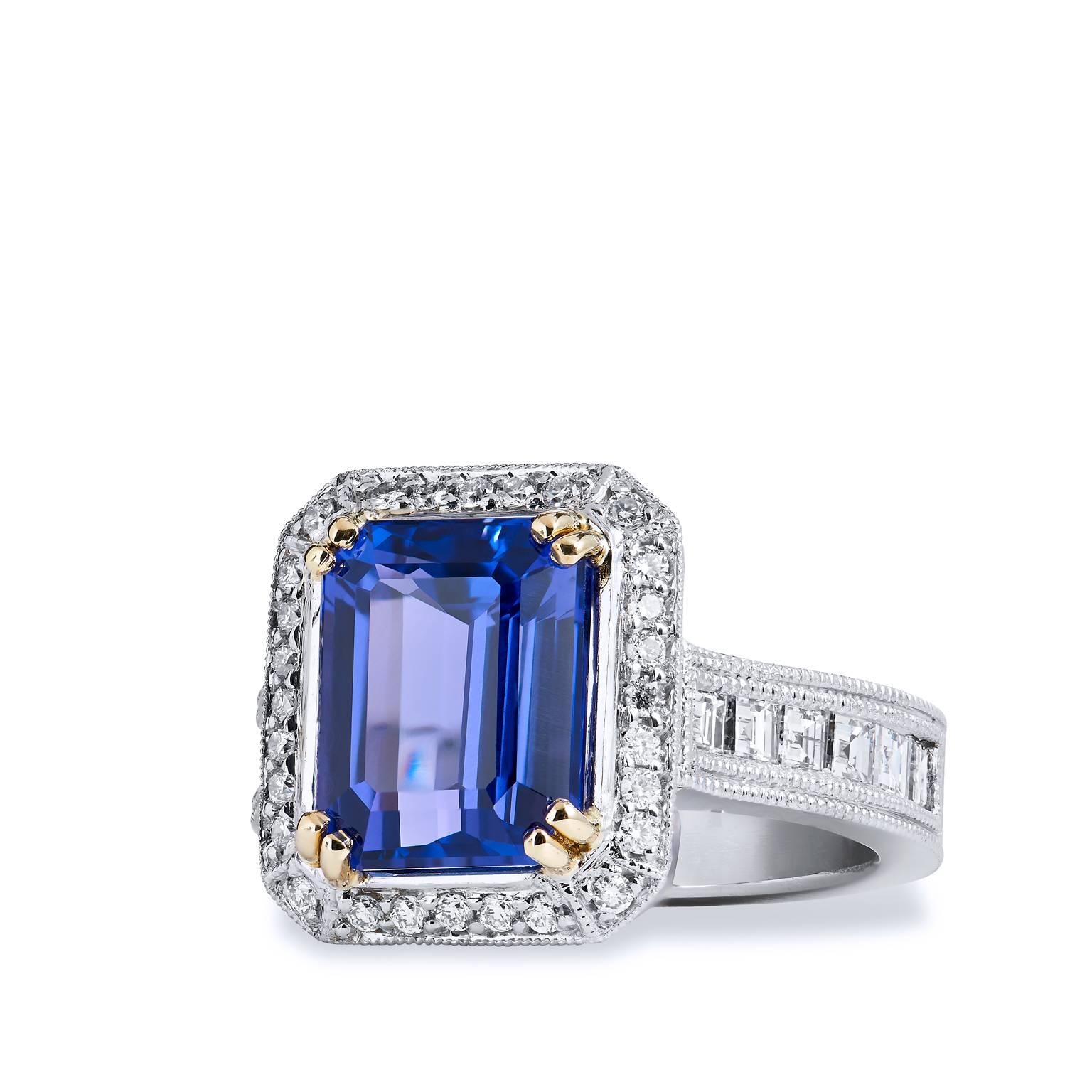Women's Art Deco Inspired 4.91 Carat Tanzanite and Diamond Platinum & 18 Karat Gold Ring For Sale