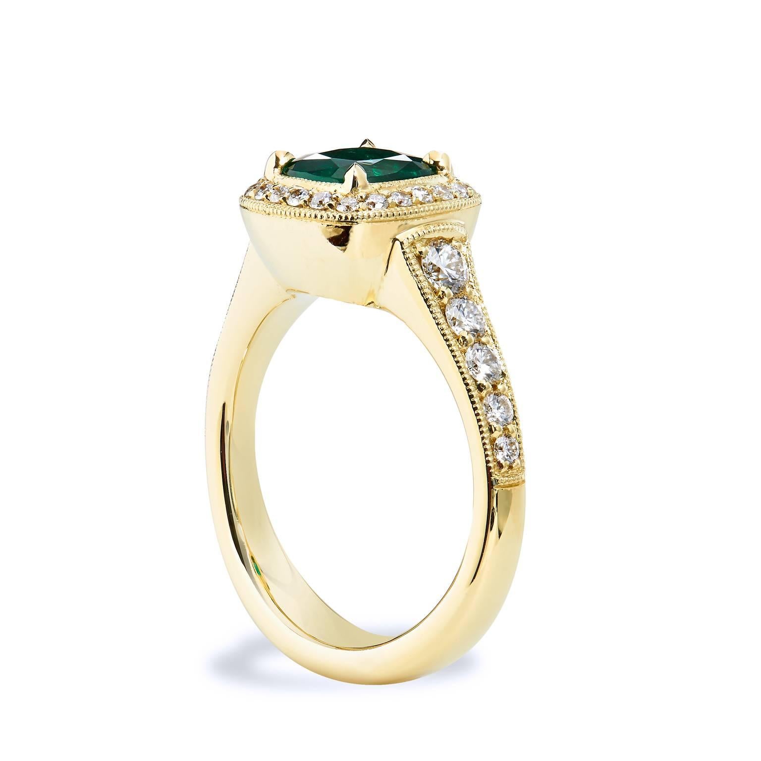 GIA Certified 1.18 Carat No Treatment Zambian Emerald and Diamond Halo Ring In New Condition In Miami, FL