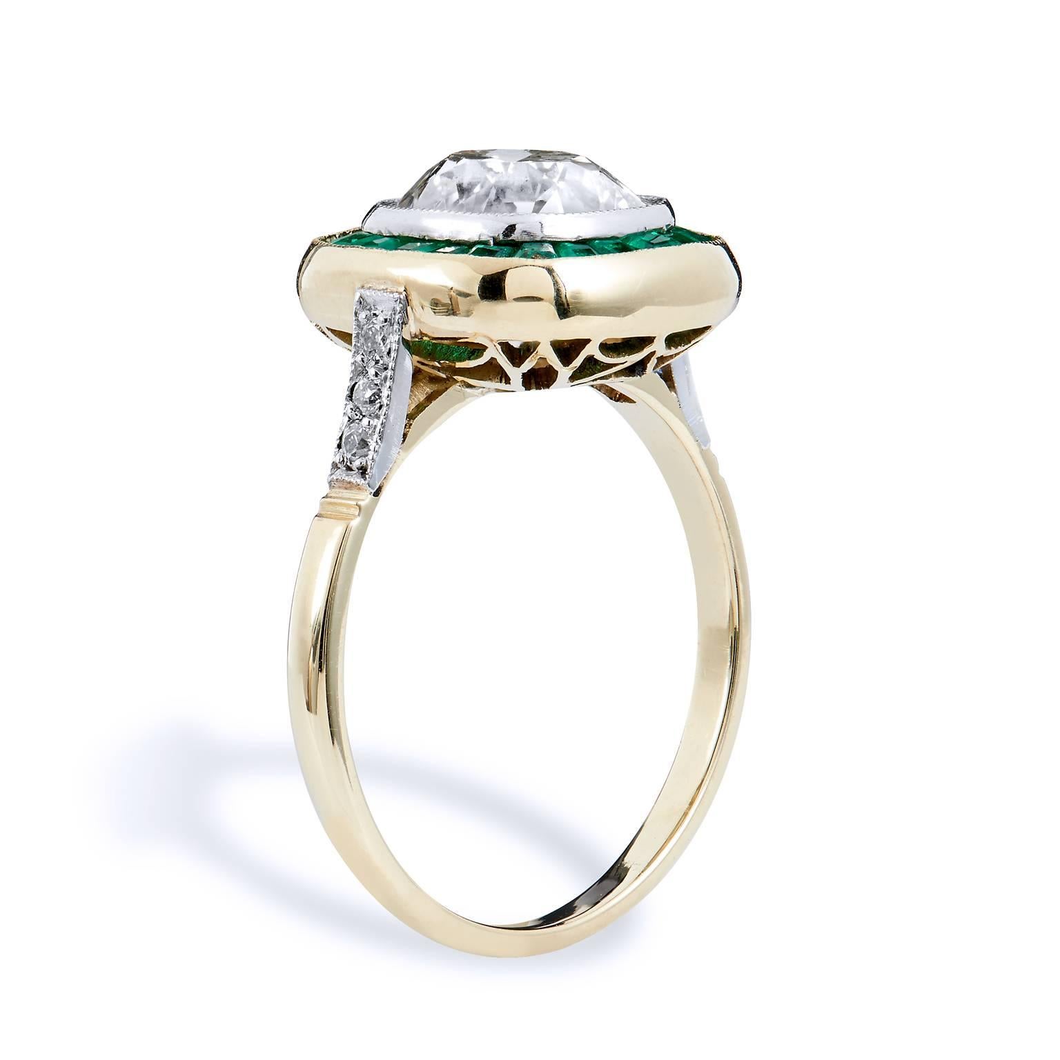  2.49 Carat Old Mine Cut Diamond and Emerald Ring In New Condition In Miami, FL