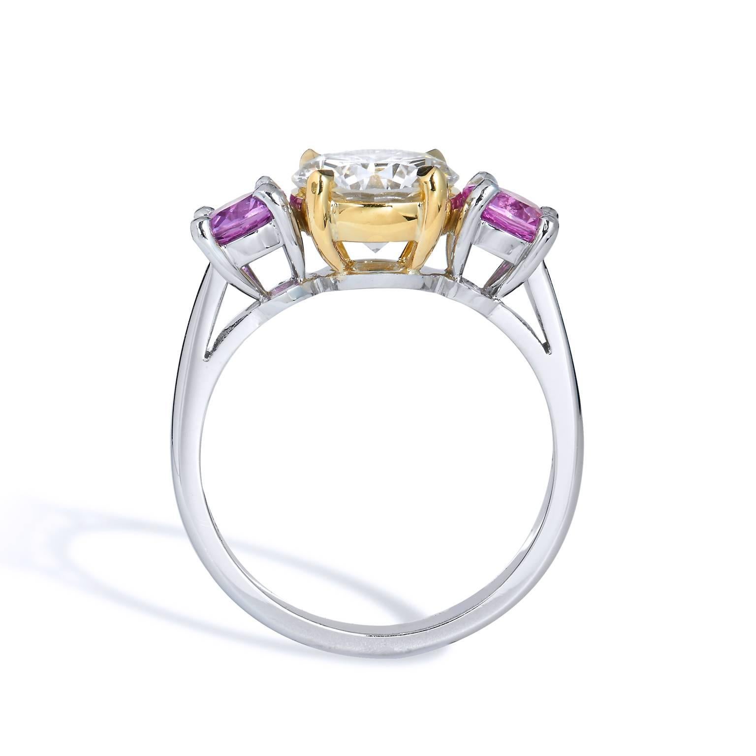 Women's GIA Certified 1.81 Carat Three-Stone Pink Sapphire Diamond Gold Platinum Ring 6 For Sale