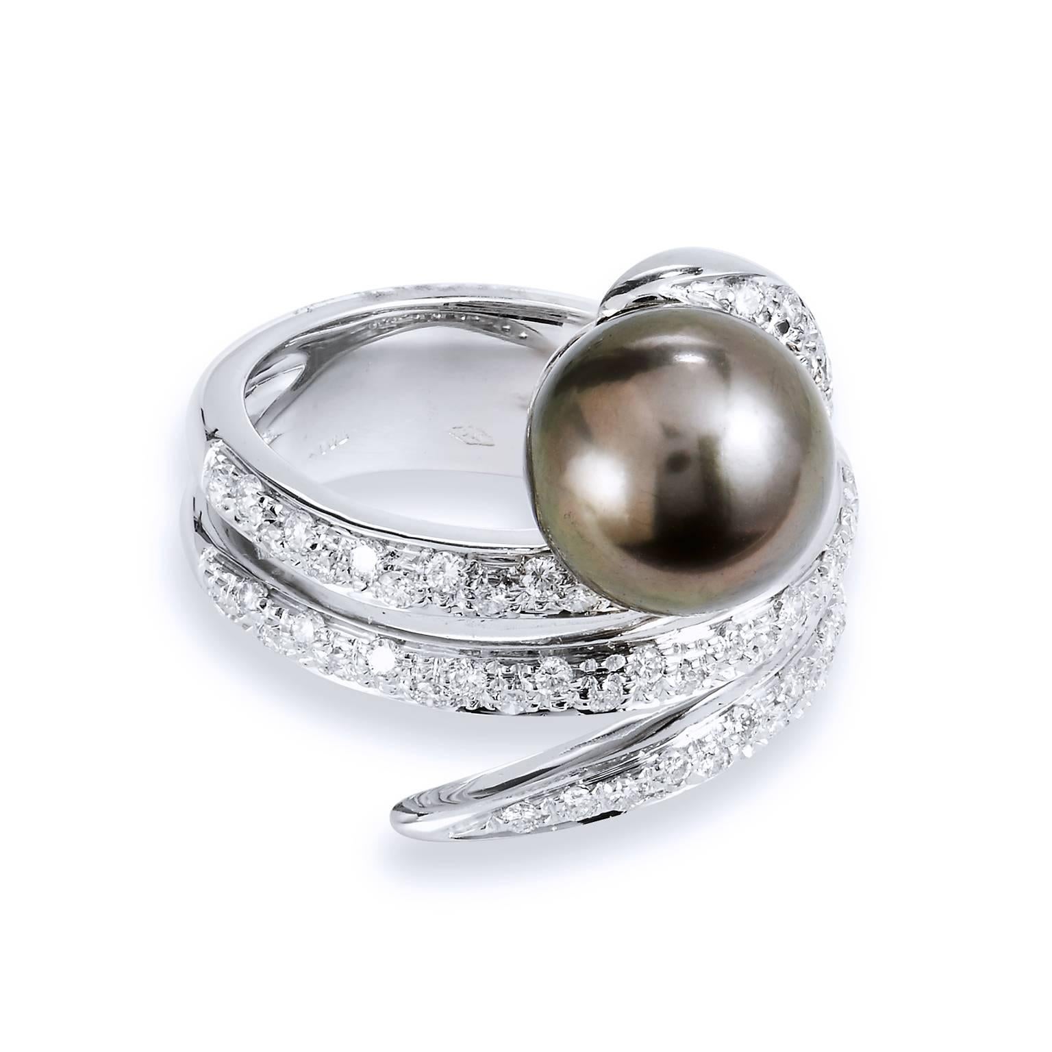 Women's or Men's Spiral Tahitian Pearl and Diamond Pave 18 karat White Gold Ring Size 7