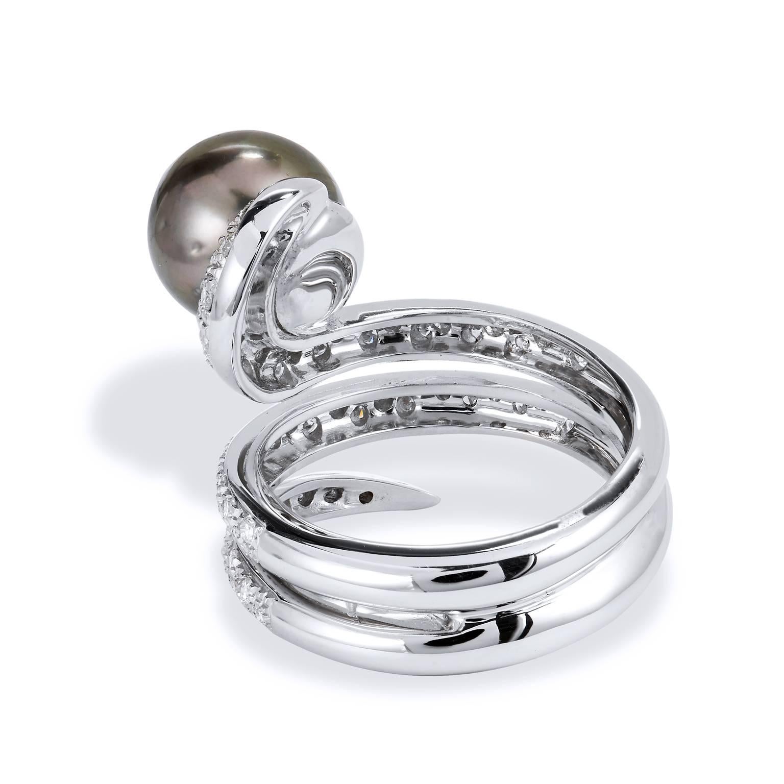 Spiral Tahitian Pearl and Diamond Pave 18 karat White Gold Ring Size 7 1