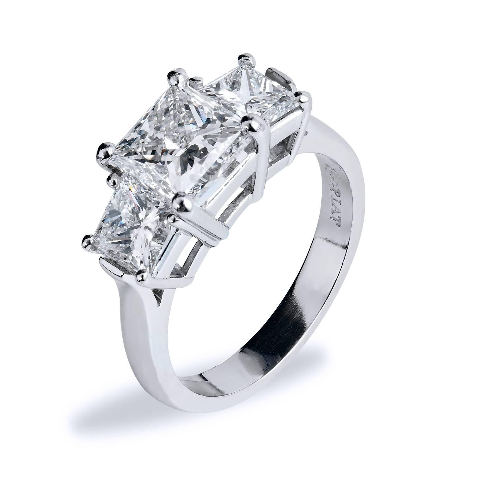 Women's Three Stone Diamond Platinum Engagement Ring