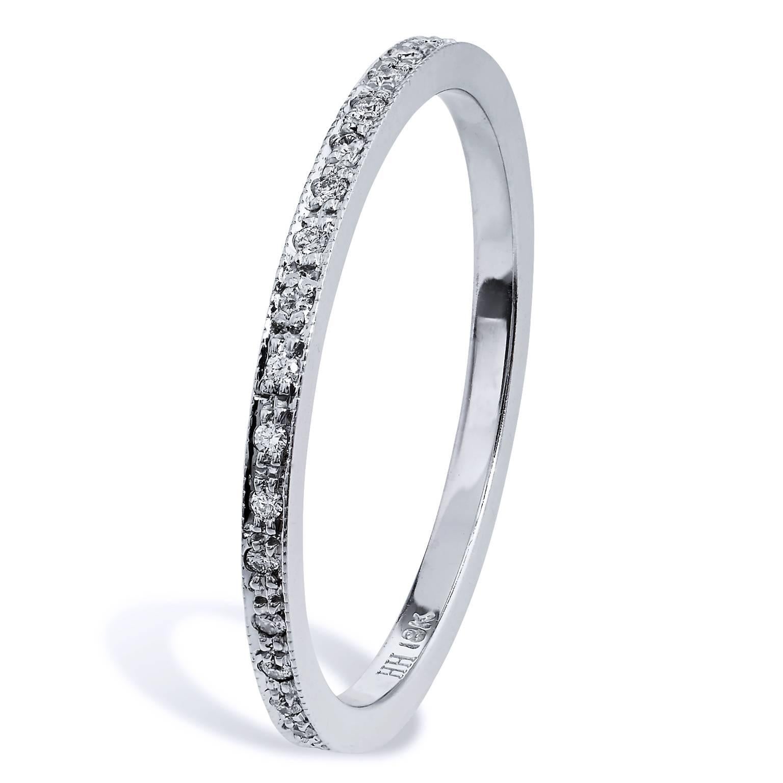 Round Cut 0.12 Carat Diamond 18 Karat White Gold Band Ring