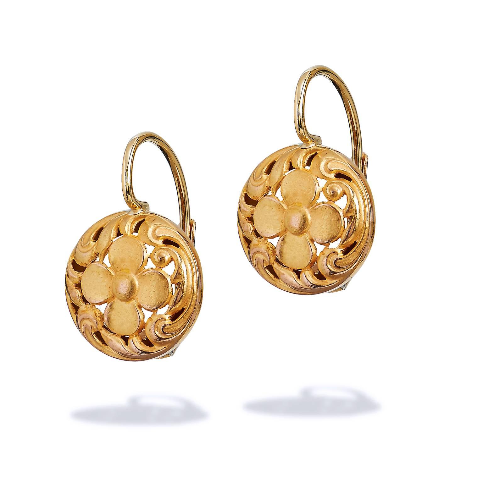 Saunter back to the days of yesteryear with these Art Noveau French Hallmark 18 karat yellow gold lever-back earrings. Enjoy the purity and natural form of these previously loved lever-back earrings.
