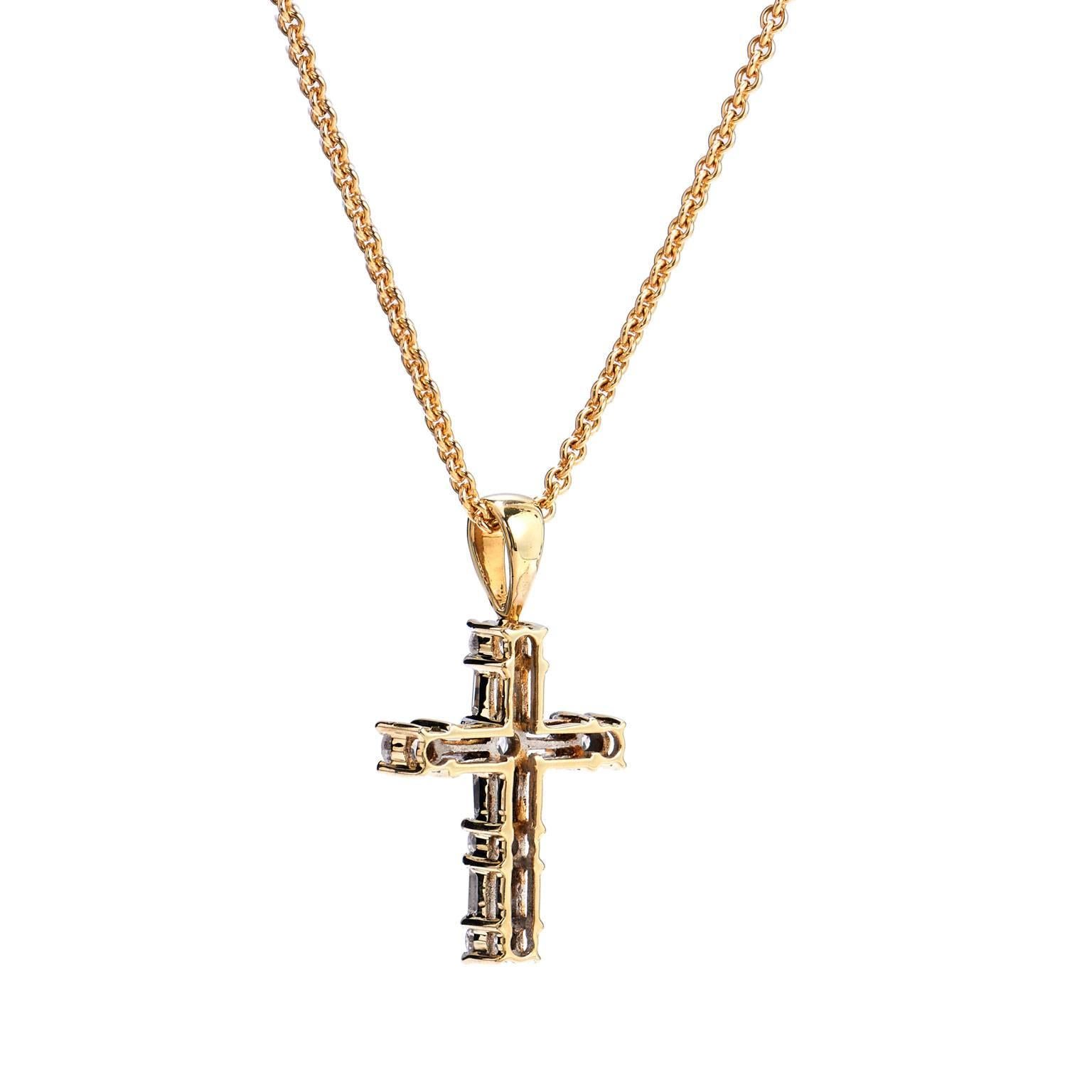 1.00 Carat Diamond Cross Pendant Necklace In Excellent Condition In Miami, FL