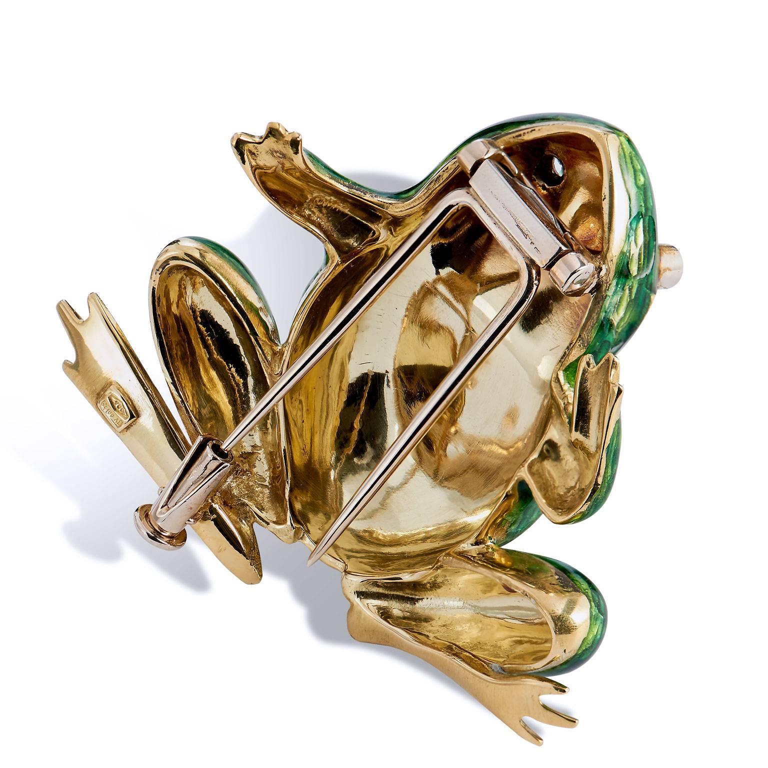 Enjoy this previously loved Italian-made frog pin fashioned in 18 karat yellow gold featuring 0.10 carat of diamond (G/H/VS). 